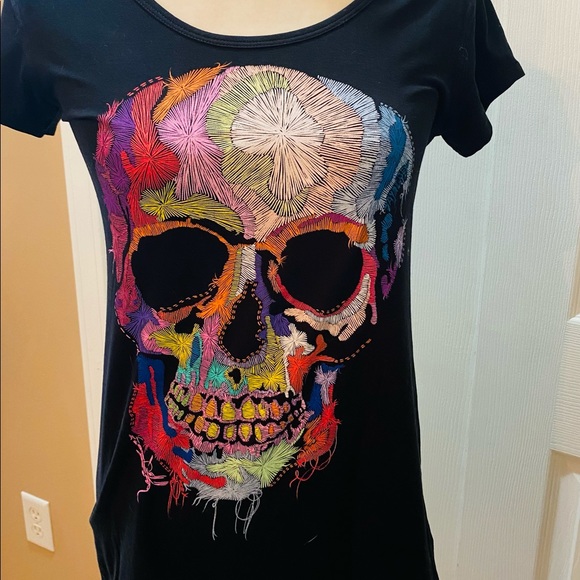 Colorful skull tee - Picture 3 of 12